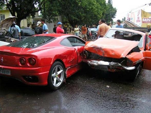 Ca doit foutre les boules quand meme ! - ferrari crash