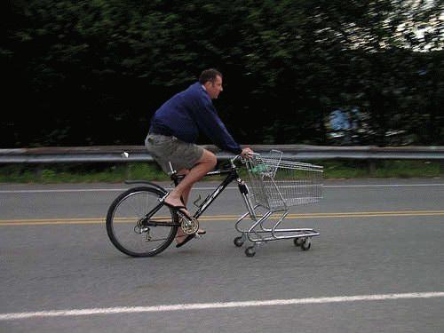 Sympa son velo, il peut aller faire les courses avec - lol