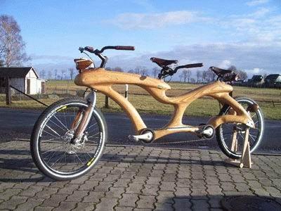 Tres moderne pour un velo en bois - modern wood bike