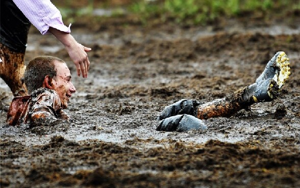 C est plus du foot, c est un bain de boue ! - pas facile de faire du sport et surtout du football dans un metre de boue